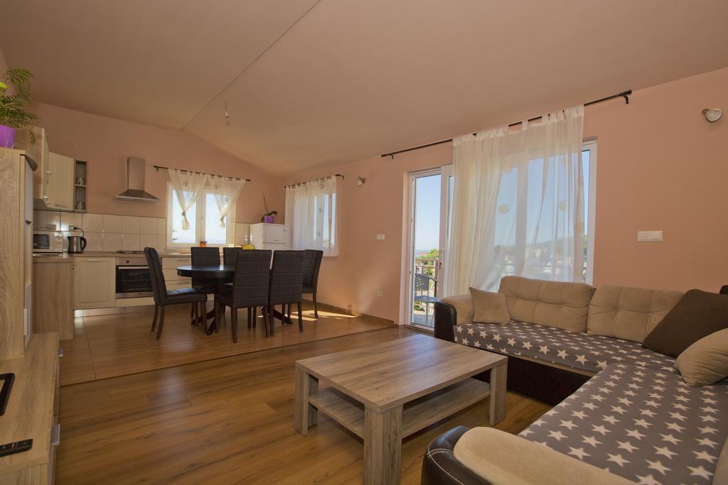 Apartmani Vini Hvar Town Exterior foto